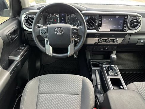 Used 2022 Toyota Tacoma SR5 w/ SR5 Appearance Package (SM) RWD image 10