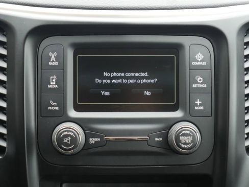 Used 2017 Jeep Cherokee Sport FWD image 3