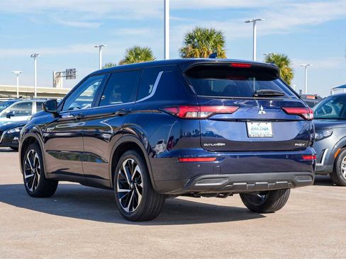 Used 2024 Mitsubishi Outlander SE image 4