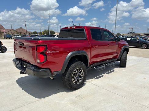 Used 2024 Chevrolet Colorado ZR2 w/ Technology Package AWD/4WD image 3