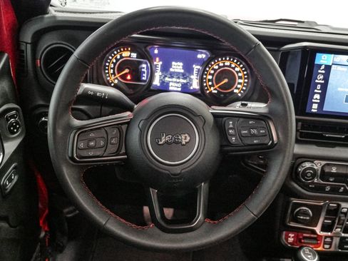 Used 2024 Jeep Wrangler Unlimited Rubicon image 31