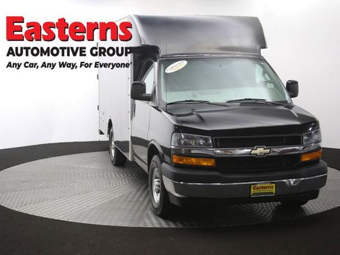 Used 2017 Chevrolet Express 3500 RWD image 48