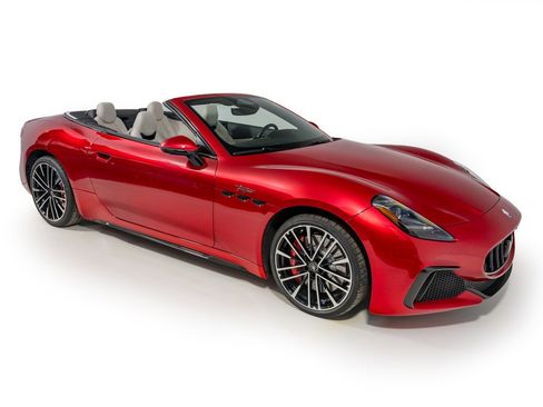 Used 2024 Maserati GranCabrio Trofeo image 19