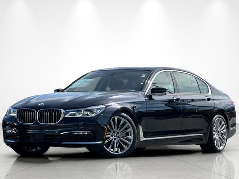 Used 2018 BMW 750i image 1