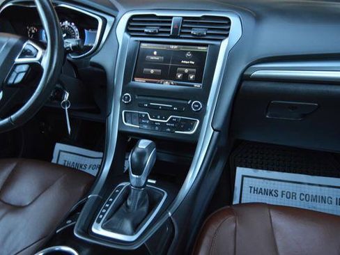 Used 2016 Ford Fusion SE w/ Equipment Group 202A image 19