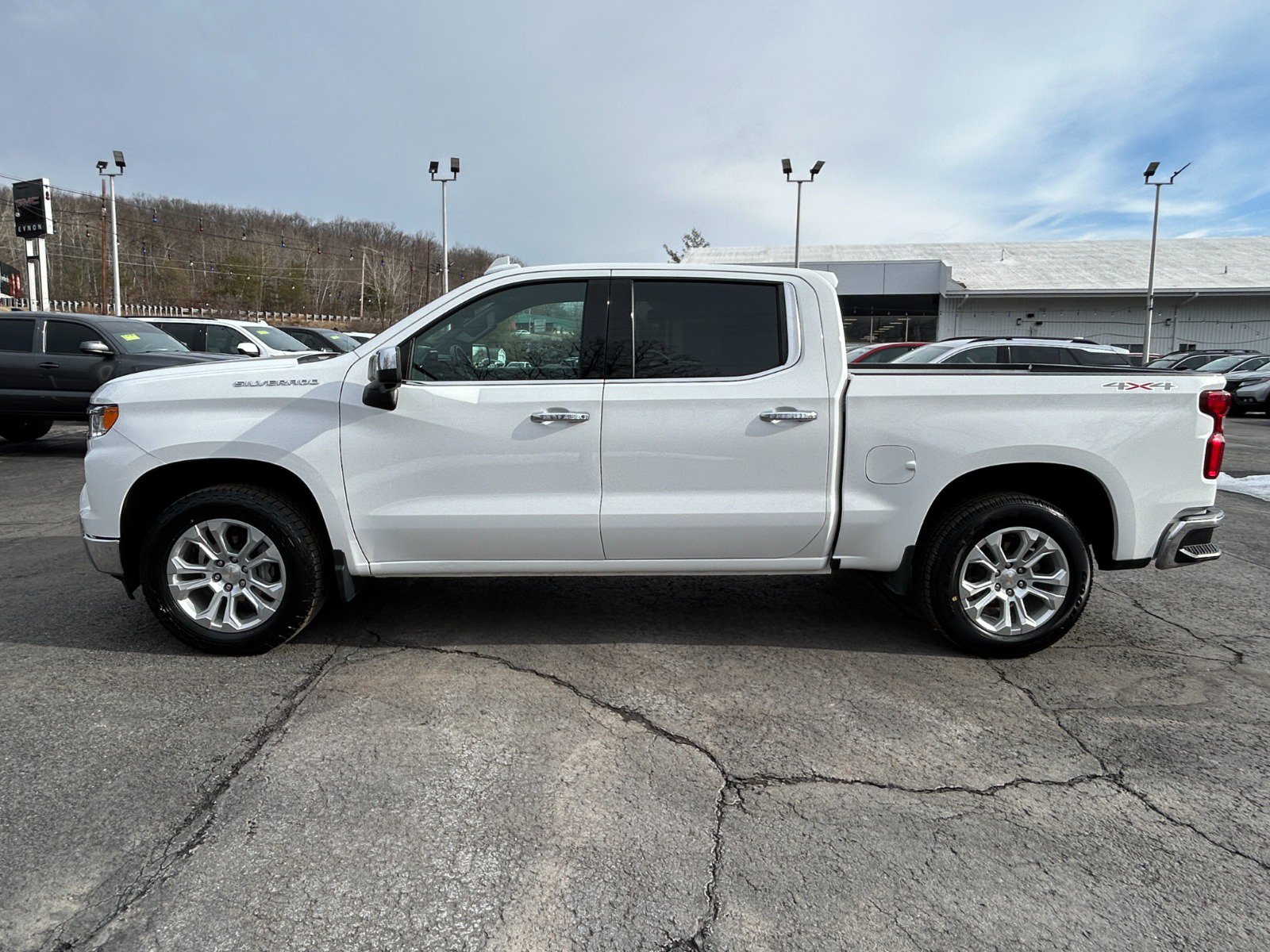 Used 2023 Chevrolet Silverado 1500 LTZ AWD/4WD image 2