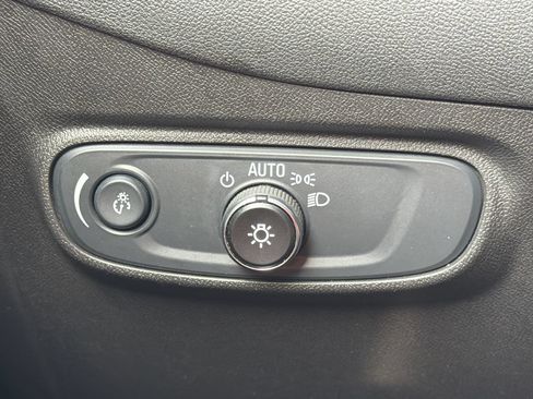 Used 2024 Chevrolet Equinox LT AWD/4WD image 16