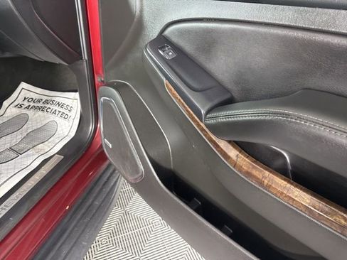 Used 2018 Chevrolet Suburban LT image 19