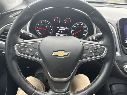Used 2023 Chevrolet Malibu RS FWD image 18
