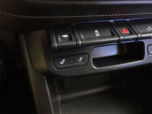 Used 2015 GMC Canyon SLT w/ Driver Alert Package image 19