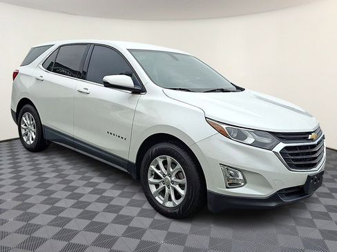 Used 2019 Chevrolet Equinox LT FWD image 2