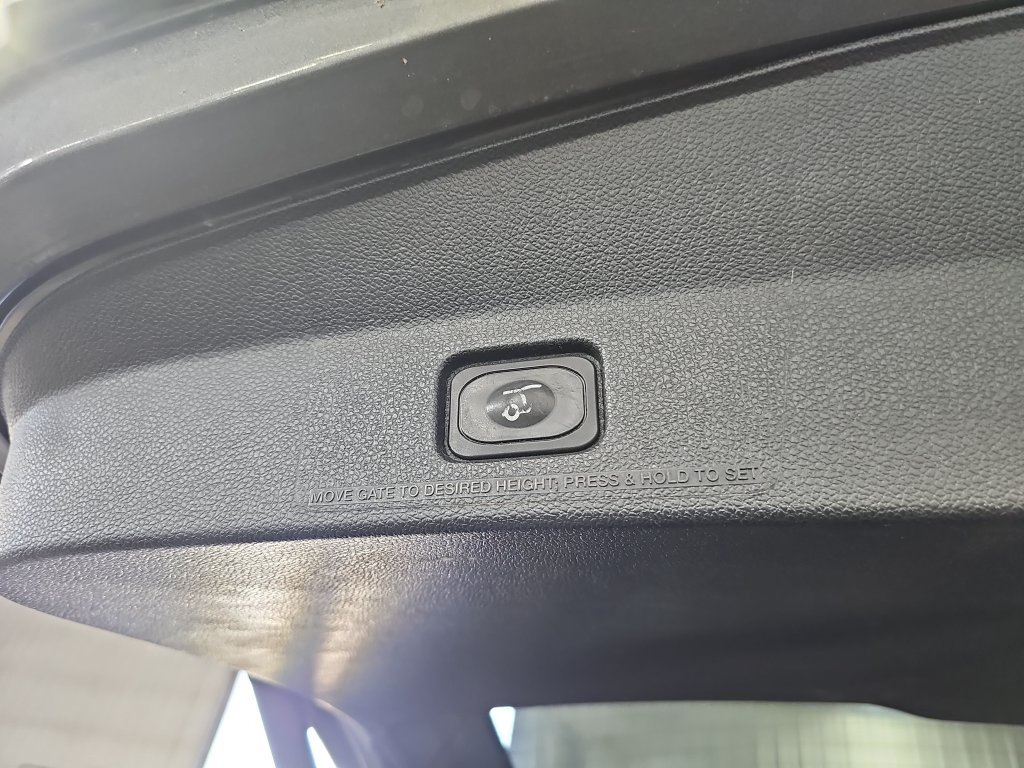 Used 2018 Ford Explorer Platinum AWD/4WD image 25