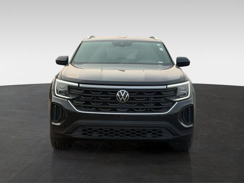 Used 2024 Volkswagen Atlas Cross Sport SE AWD/4WD image 2
