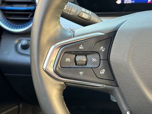 Used 2025 Chevrolet Trax LT w/ LT Convenience Package image 34