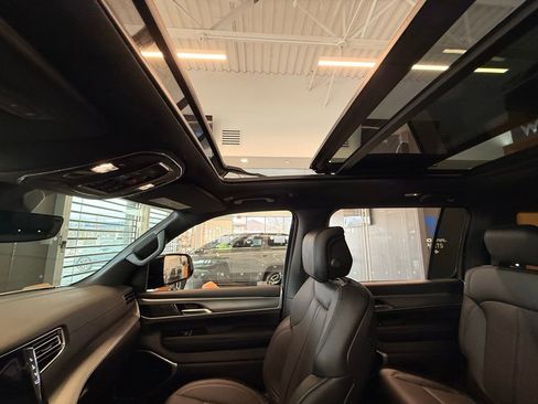 New 2026 Jeep Grand Wagoneer L Limited AWD/4WD image 21