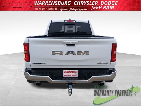 Used 2025 RAM 1500 Laramie AWD/4WD image 5