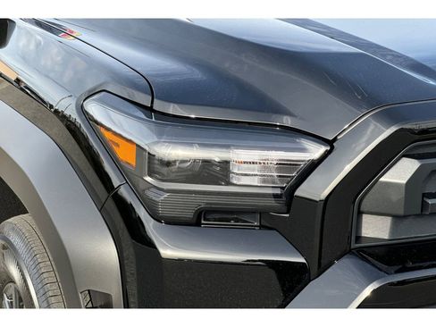 New 2026 Toyota 4Runner SR5 AWD/4WD image 31