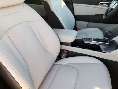 New 2026 Kia Sportage EX w/ EX Panorama Roof Package image 10