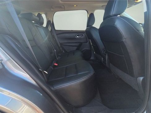 Used 2021 Nissan Rogue SL image 14