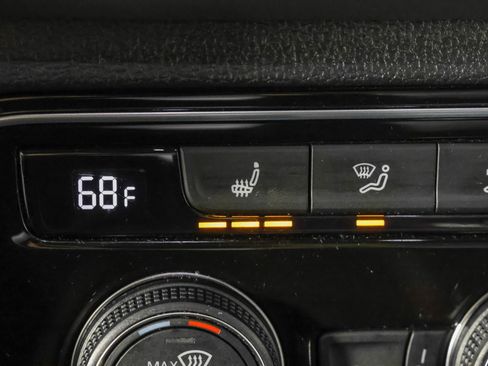Used 2023 Volkswagen Atlas Cross Sport SE w/ Panoramic Sunroof Package AWD/4WD image 10
