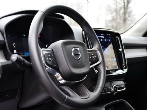 Certified 2023 Volvo XC40 B5 Plus w/ Protection Package Premier image 12