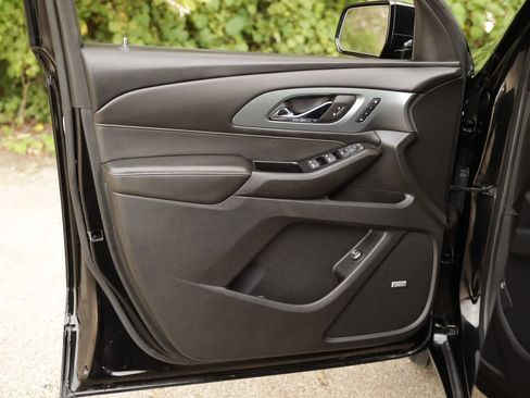 Used 2020 Chevrolet Traverse Premier w/ Redline Edition FWD image 26