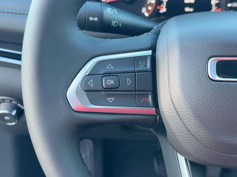 New 2026 Jeep Compass Latitude image 16