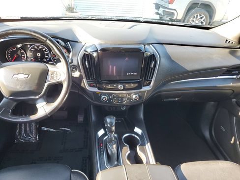 Used 2022 Chevrolet Traverse Premier FWD image 13