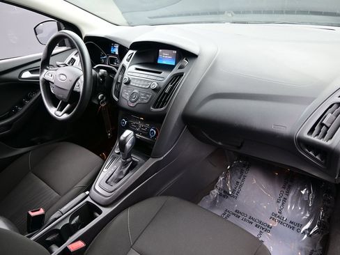 Used 2015 Ford Focus SE FWD image 14