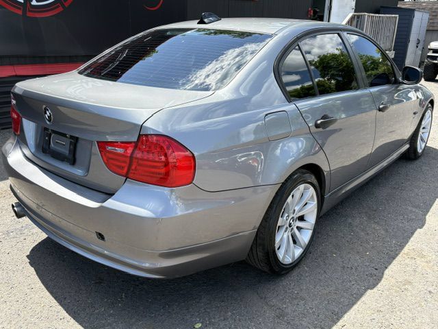 Used 2009 BMW 328i xDrive Sedan AWD/4WD image 6