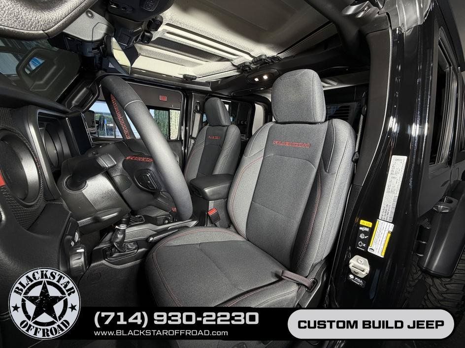 Used 2024 Jeep Gladiator Rubicon w/ Technology Group AWD/4WD image 20