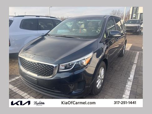 Used 2017 Kia Sedona LX image 1