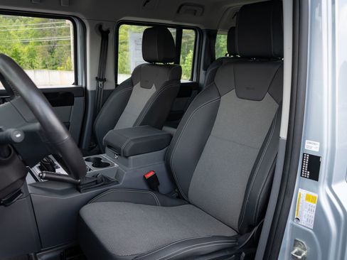 Used 2024 INEOS Grenadier AWD/4WD image 31