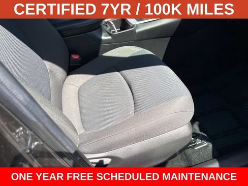 Used 2022 Toyota RAV4 LE AWD/4WD image 10
