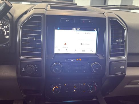 Used 2019 Ford F150 XLT w/ Equipment Group 302A Luxury AWD/4WD image 16