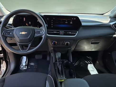 Used 2024 Chevrolet TrailBlazer LS FWD image 16