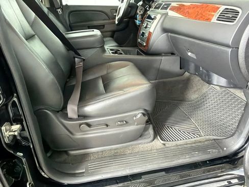 Used 2014 Chevrolet Suburban LT AWD/4WD image 14