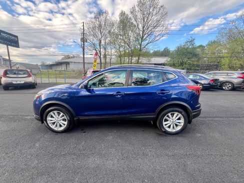 Used 2018 Nissan Rogue Sport SV AWD/4WD image 3