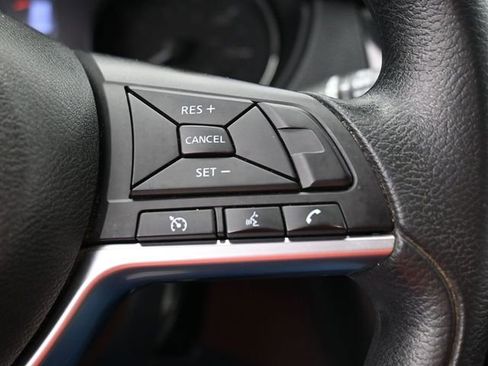 Used 2018 Nissan Rogue S image 16