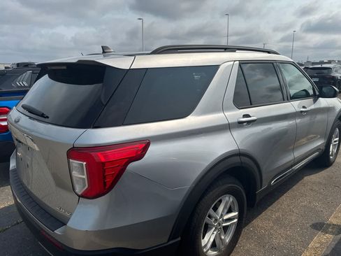 Used 2021 Ford Explorer XLT w/ Equipment Group 202A AWD/4WD image 26