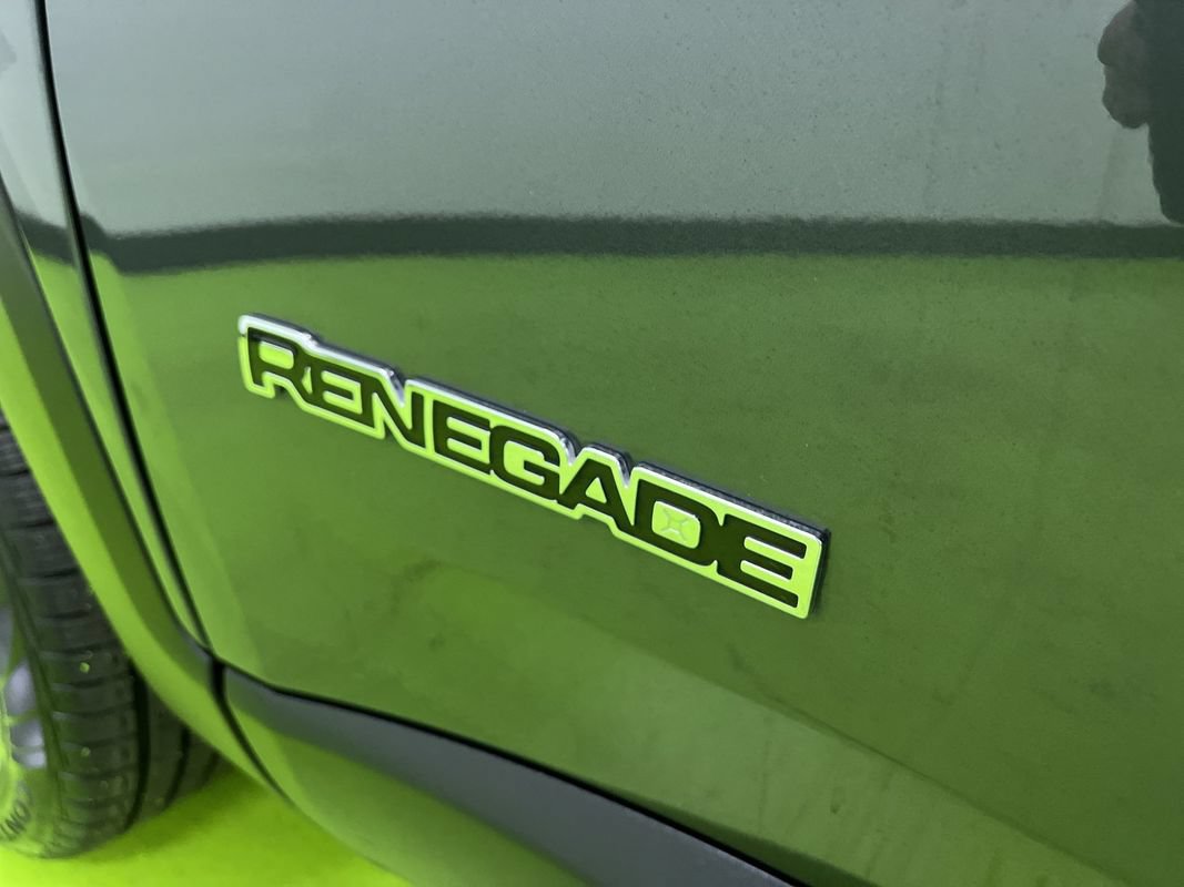 Used 2023 Jeep Renegade Latitude AWD/4WD image 14