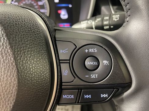 Used 2022 Toyota Corolla SE FWD image 11