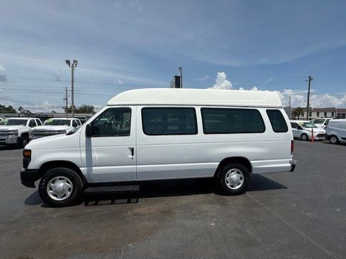 Used 2014 Ford E-250 and Econoline 250 Extended w/ Power Group image 9