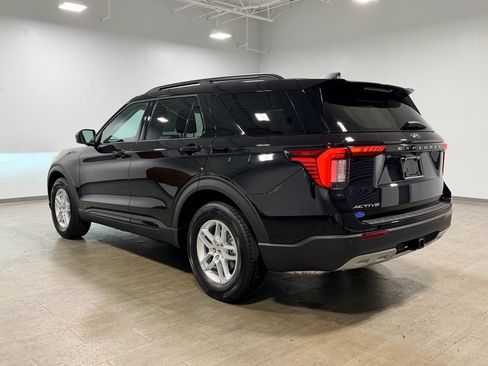 New 2026 Ford Explorer Active w/ Active Comfort Package RWD image 6