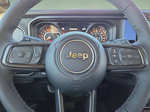 New 2026 Jeep Wrangler Unlimited Rubicon w/ Xtreme 35 Tire Package AWD/4WD image 24