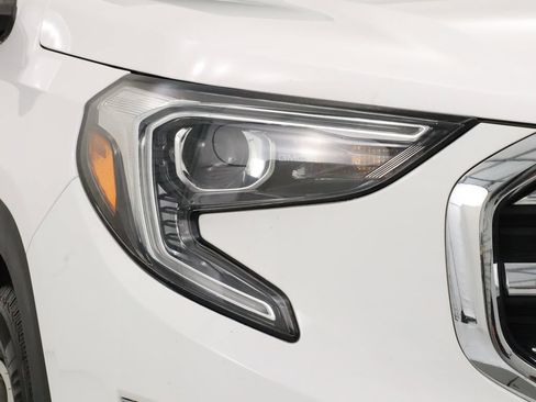 Used 2021 GMC Terrain SLT FWD image 9