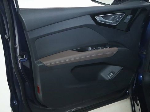 Used 2024 Audi Q4 e-tron Premium w/ Convenience Package image 16