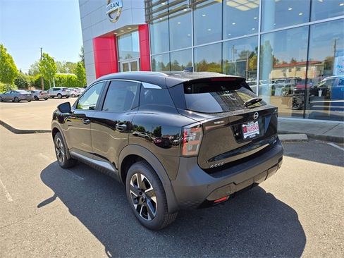 New 2025 Nissan Kicks SV w/ SV Premium Package image 8