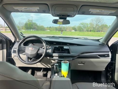 Used 2019 Cadillac XT4 Premium Luxury w/ Cold Weather Package image 3