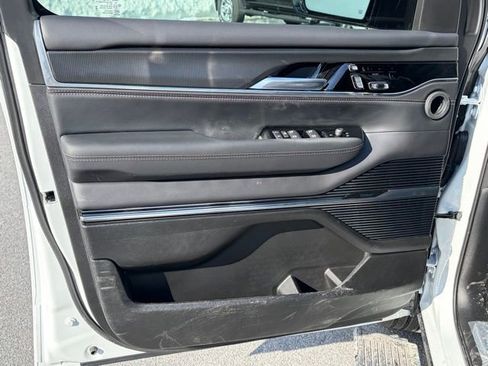 New 2026 Jeep Grand Wagoneer L Summit AWD/4WD image 12